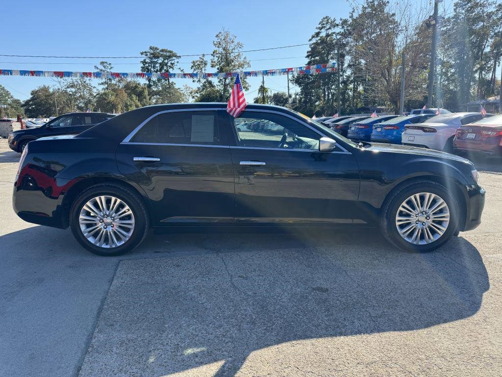 Used 2013 Chrysler 300 C image 4
