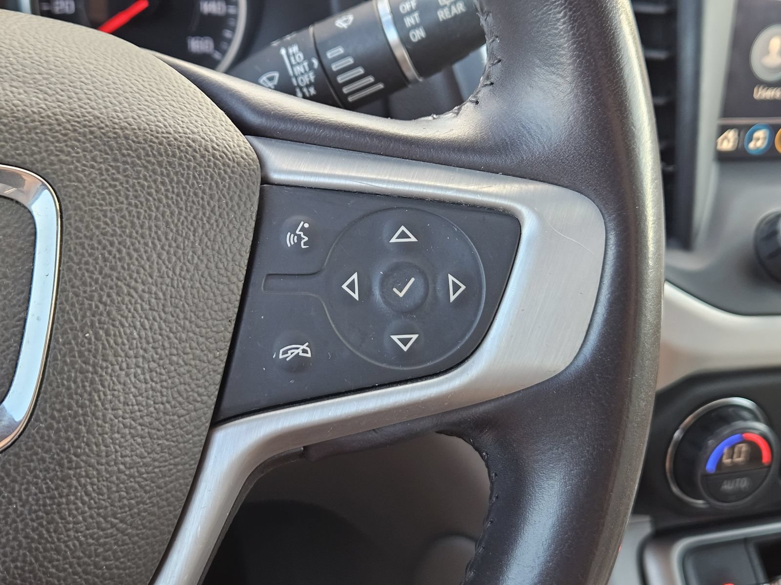 Used 2021 GMC Acadia SLT w/ Preferred Package FWD image 26