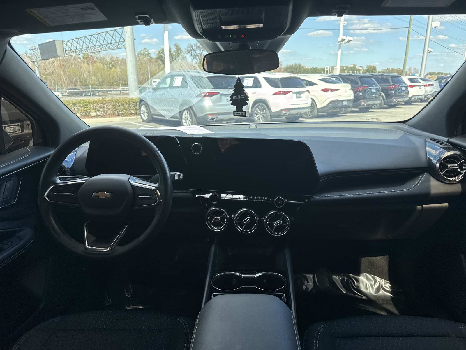 Used 2025 Chevrolet Blazer EV LT image 13