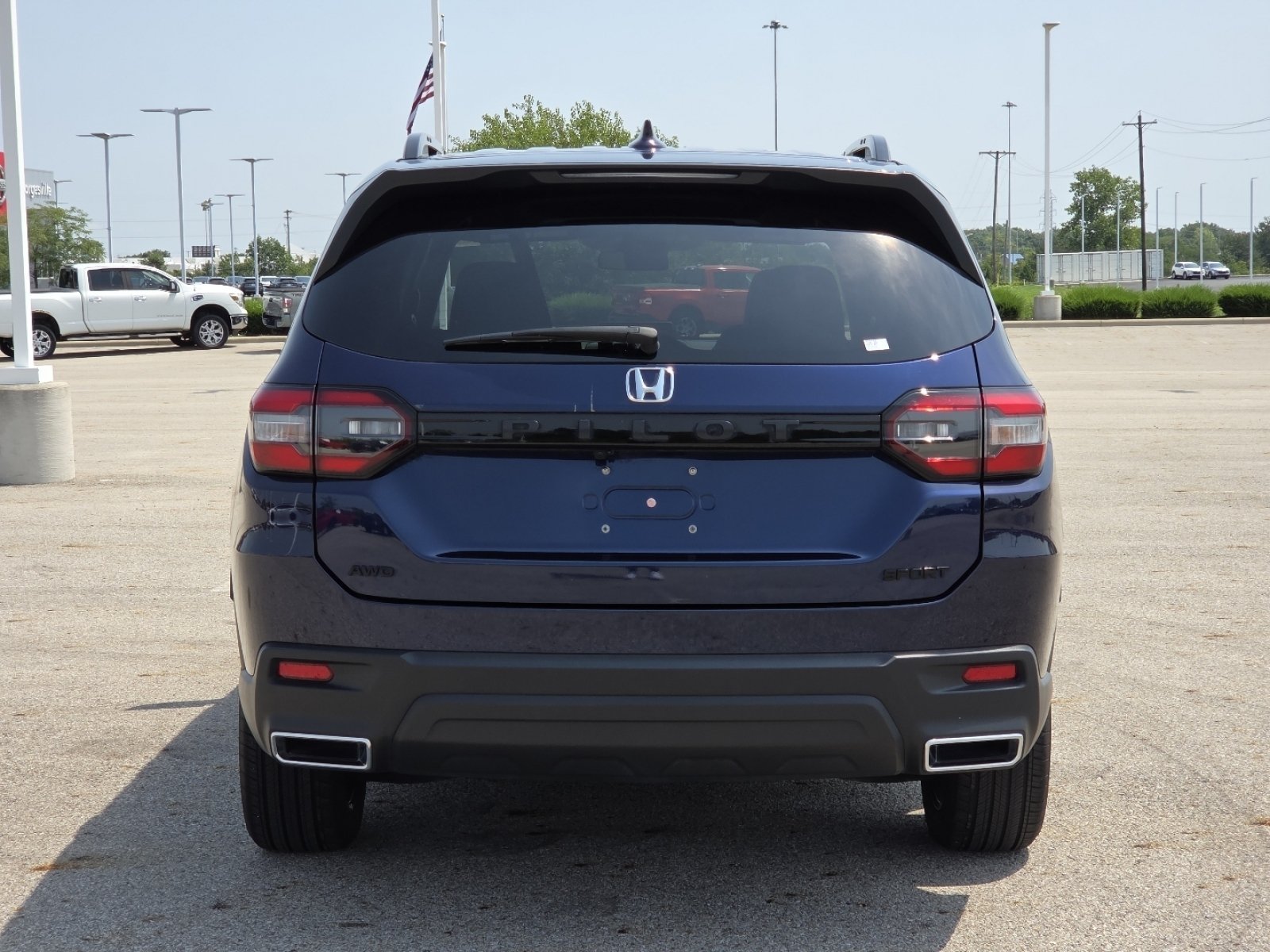 Used 2025 Honda Pilot Sport image 16