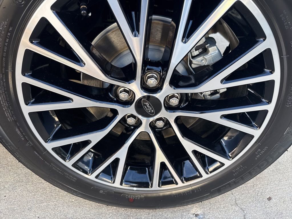 Certified 2025 Ford Escape SE image 52