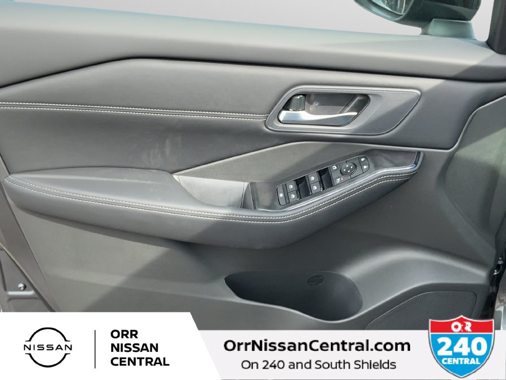 New 2027 Nissan Rogue Dark Armor FWD image 16