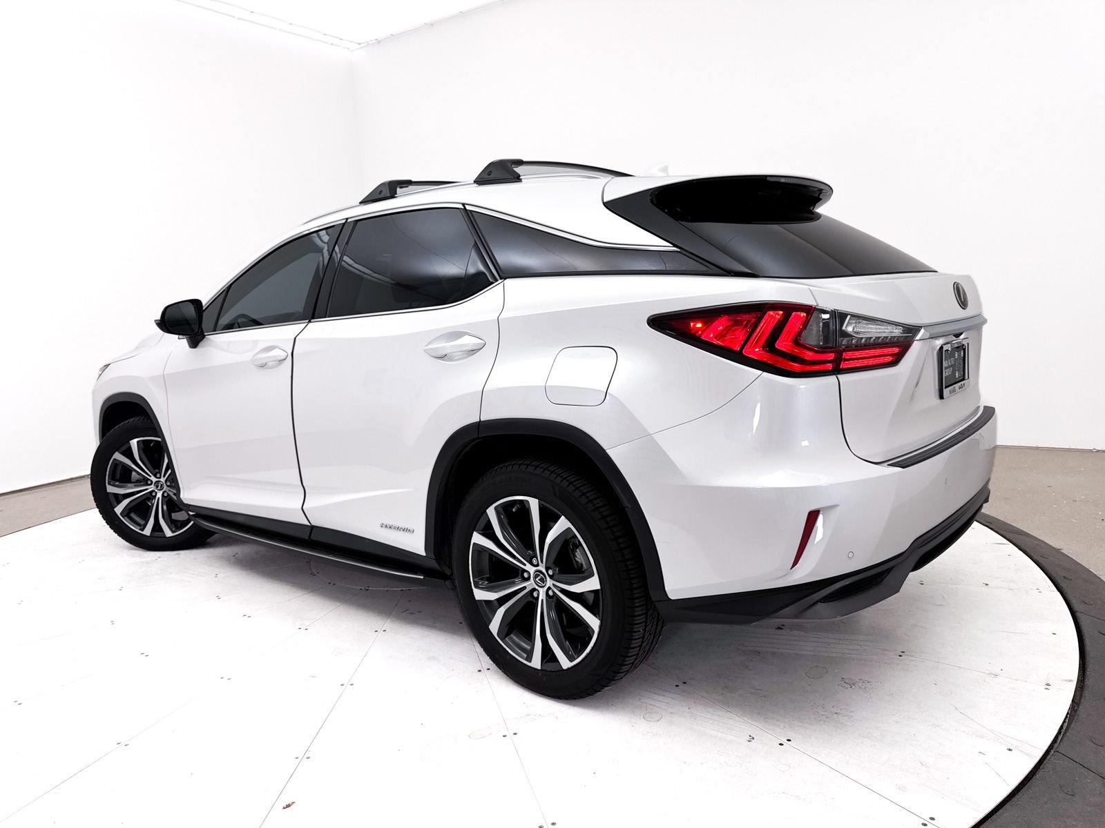 Used 2019 Lexus RX 450h AWD w/ Navigation Package image 2