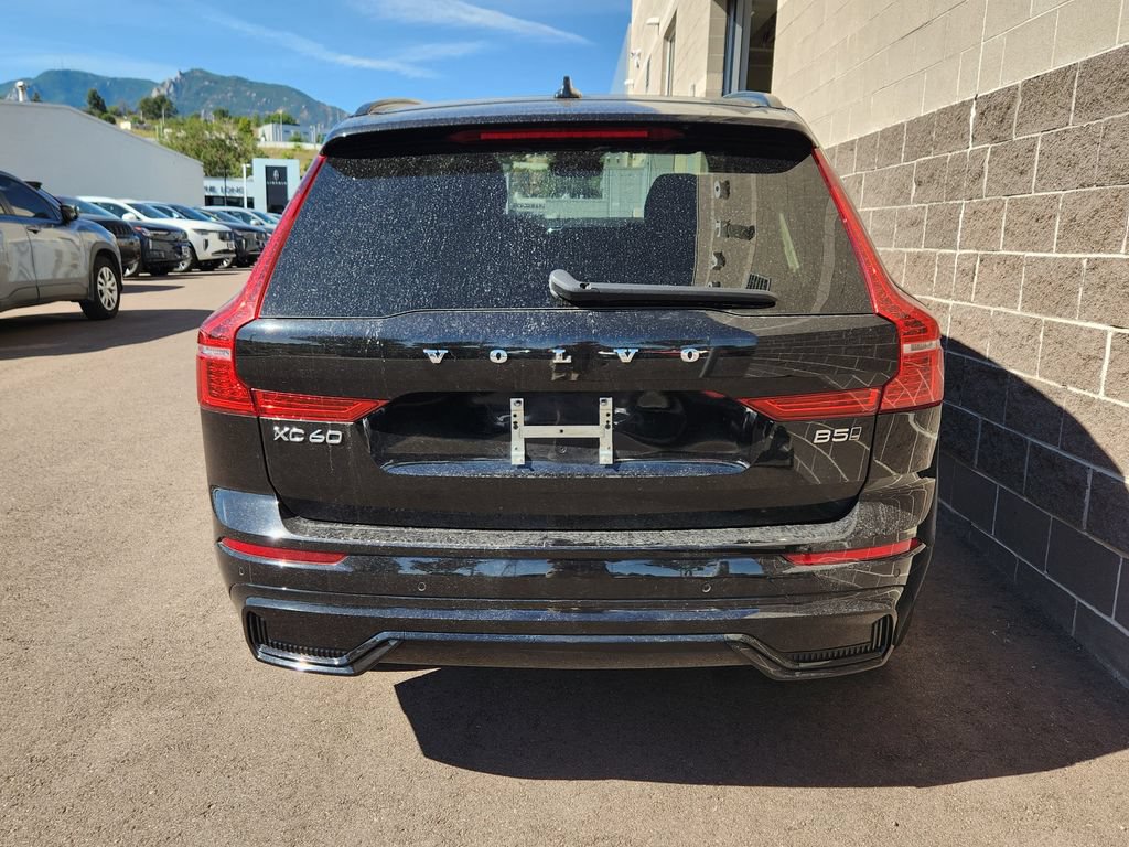 Used 2025 Volvo XC60 B5 Plus AWD/4WD image 10