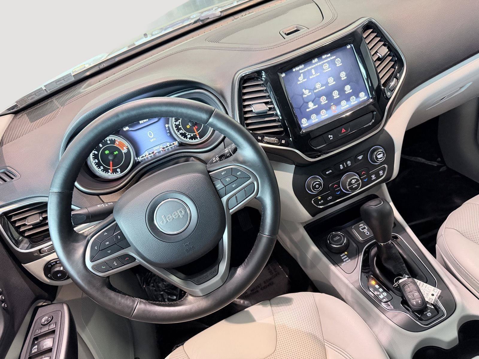 Used 2019 Jeep Cherokee Limited AWD/4WD image 40