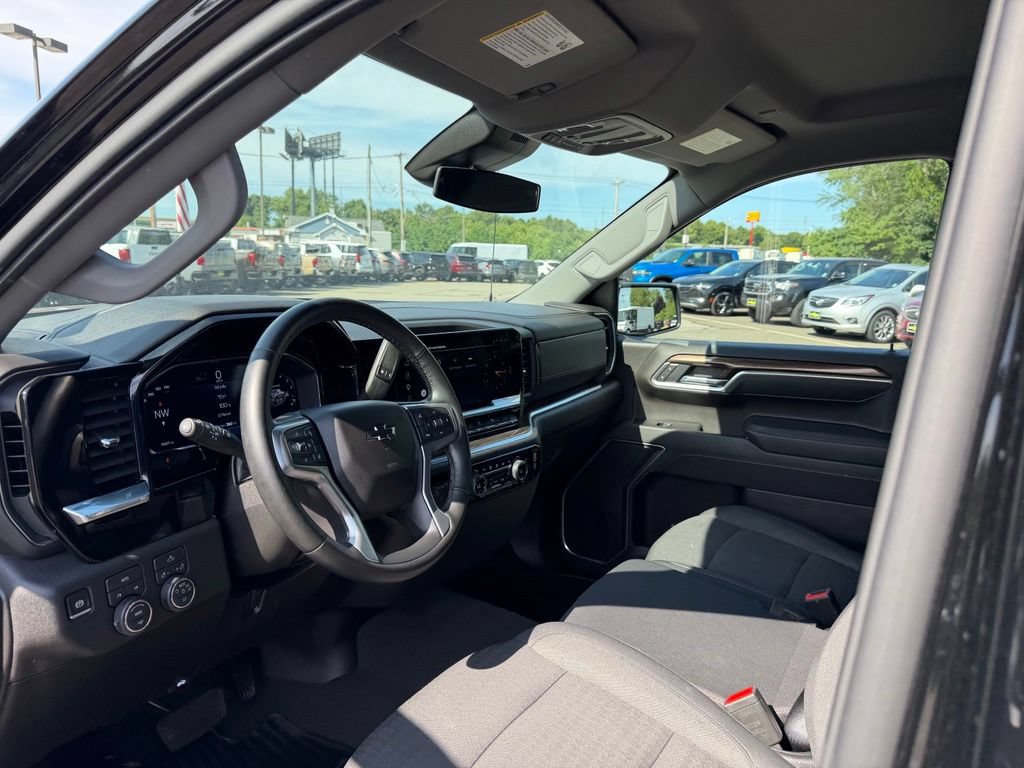 Certified 2026 Chevrolet Silverado 1500 RST AWD/4WD image 14