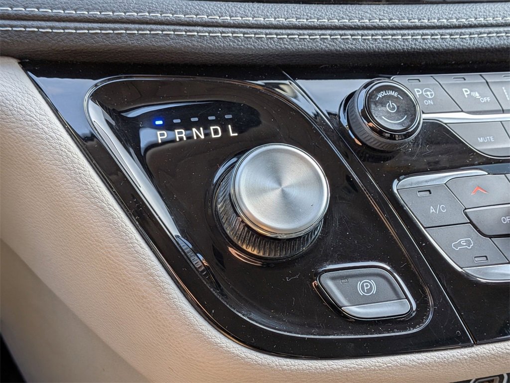 Certified 2023 Chrysler Pacifica Touring-L image 15