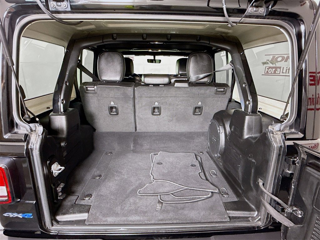 Used 2022 Jeep Wrangler Unlimited Sahara w/ Cold Weather Group image 28