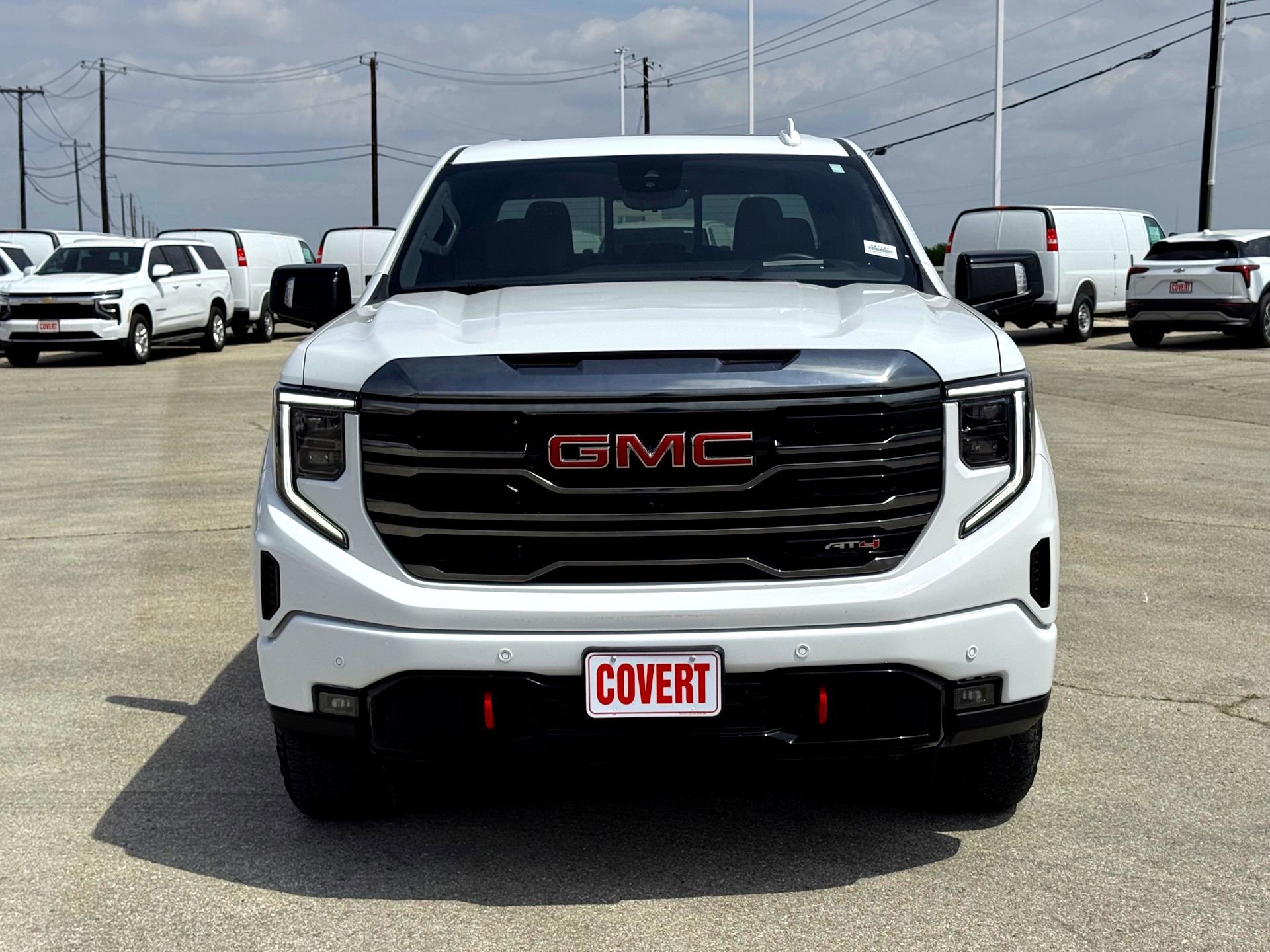 Used 2024 GMC Sierra 1500 AT4 w/ Technology Package AWD/4WD image 4