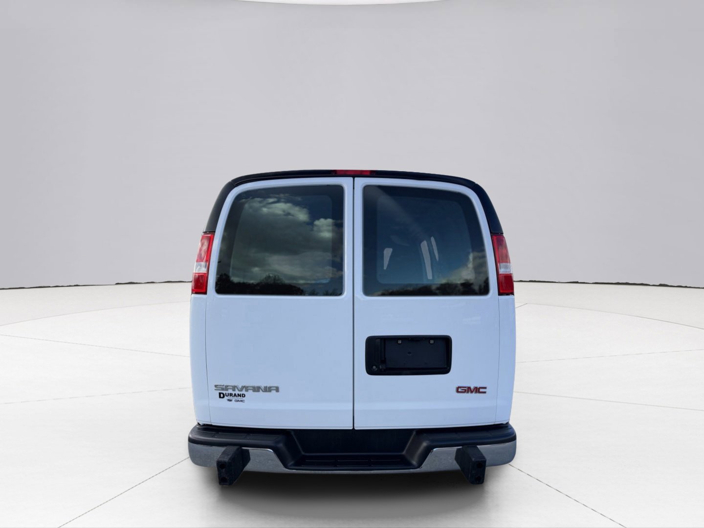 Used 2024 GMC Savana 2500 w/ Driver Convenience Package image 9