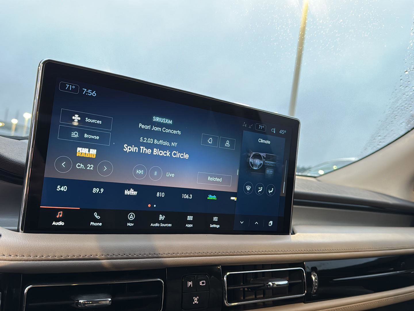 Used 2022 Lincoln Nautilus FWD w/ Premium Package image 21