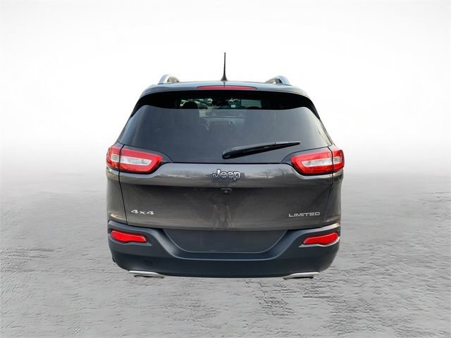Used 2017 Jeep Cherokee Limited image 4
