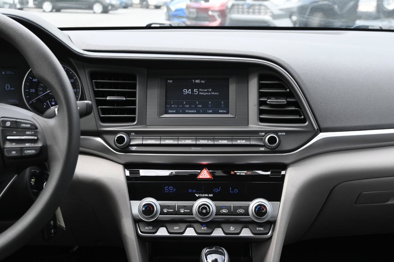 Used 2020 Hyundai Elantra SE FWD image 23