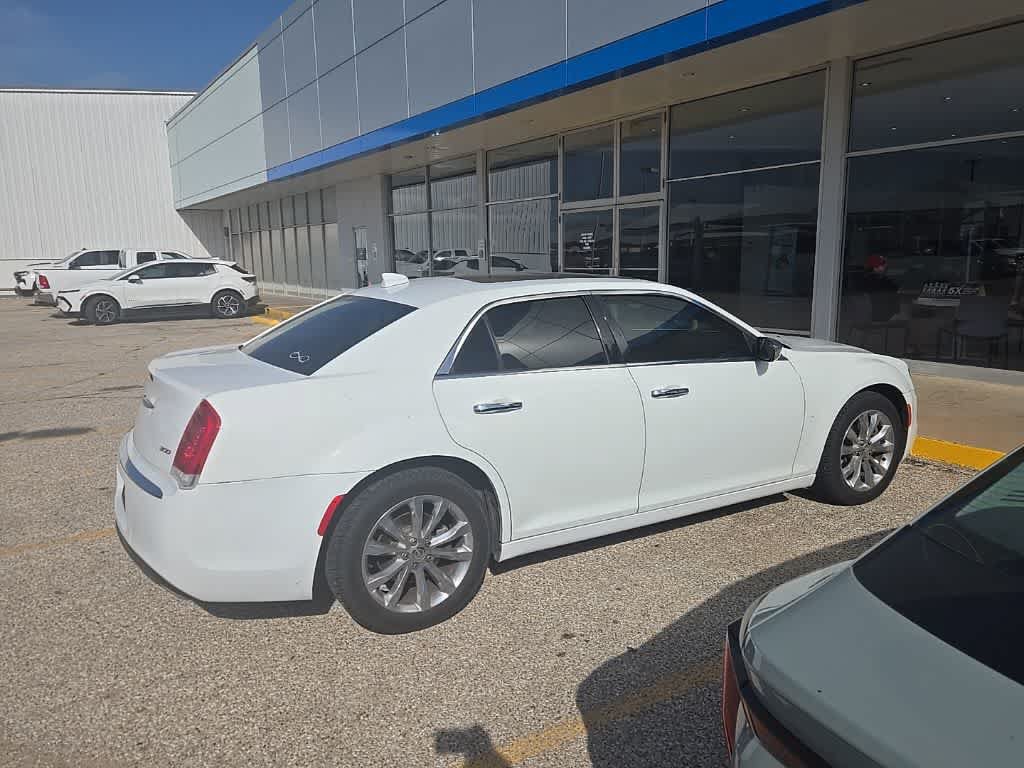 Used 2020 Chrysler 300 Limited AWD/4WD image 3