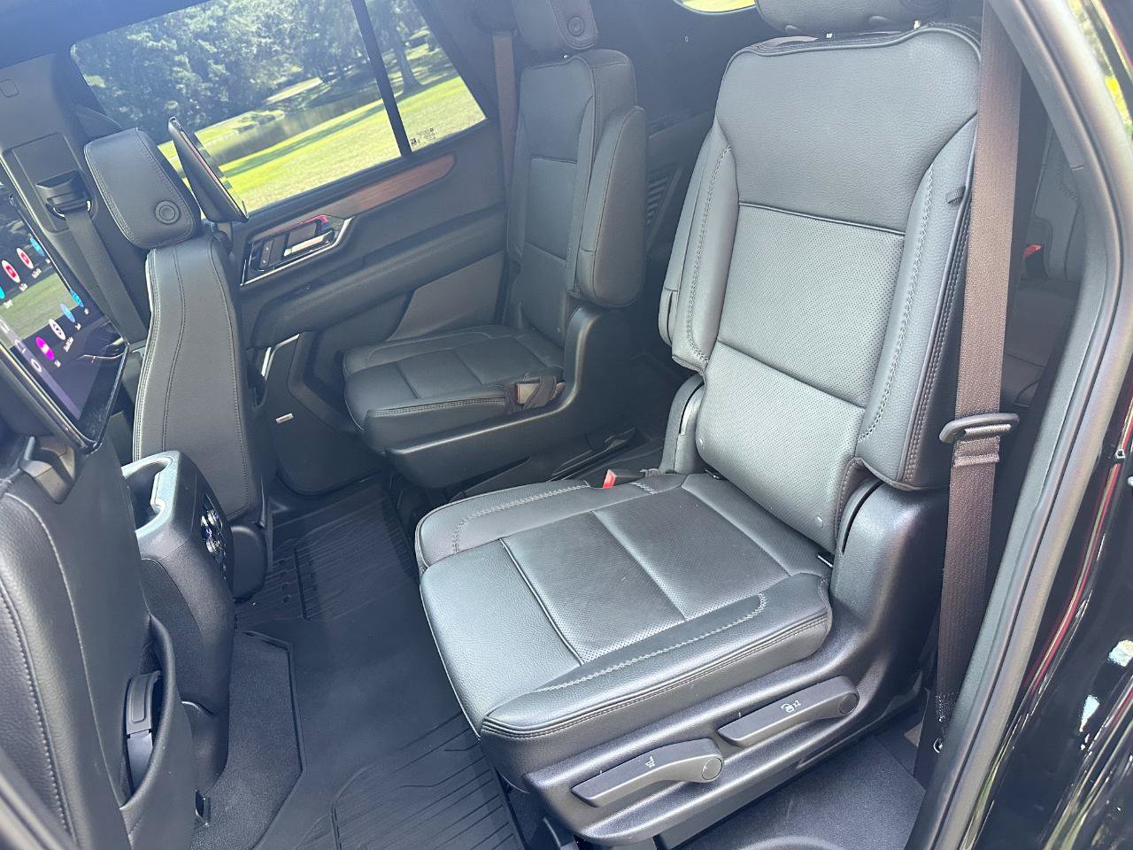 Used 2025 GMC Yukon Denali w/ Denali Reserve Package AWD/4WD image 18