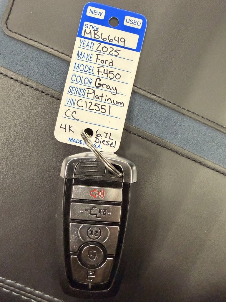 Used 2025 Ford F450 Platinum w/ FX4 Off-Road Package image 61