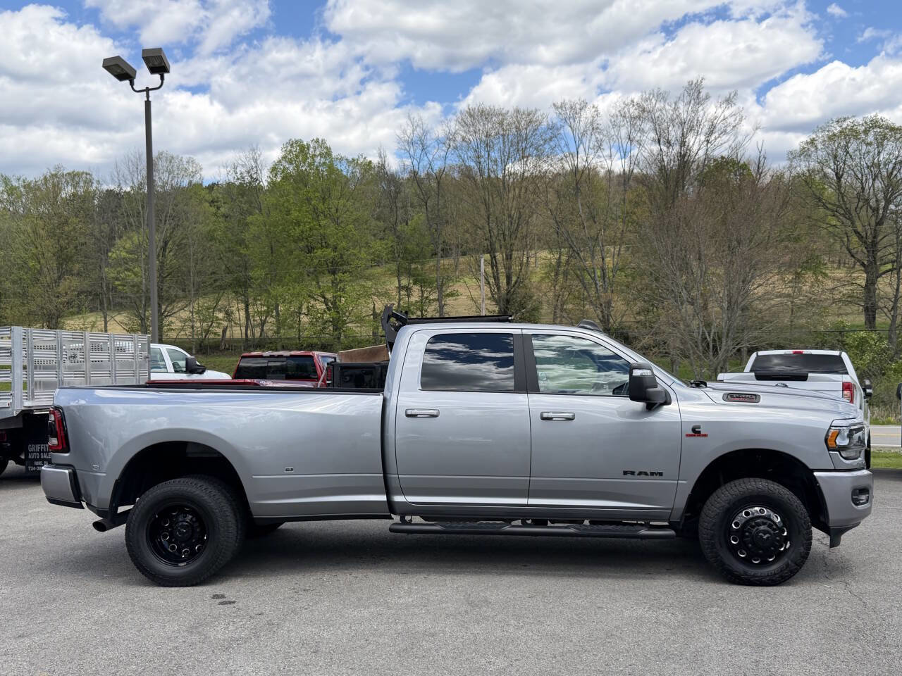 Used 2024 RAM 3500 Big Horn w/ Night Edition AWD/4WD image 4