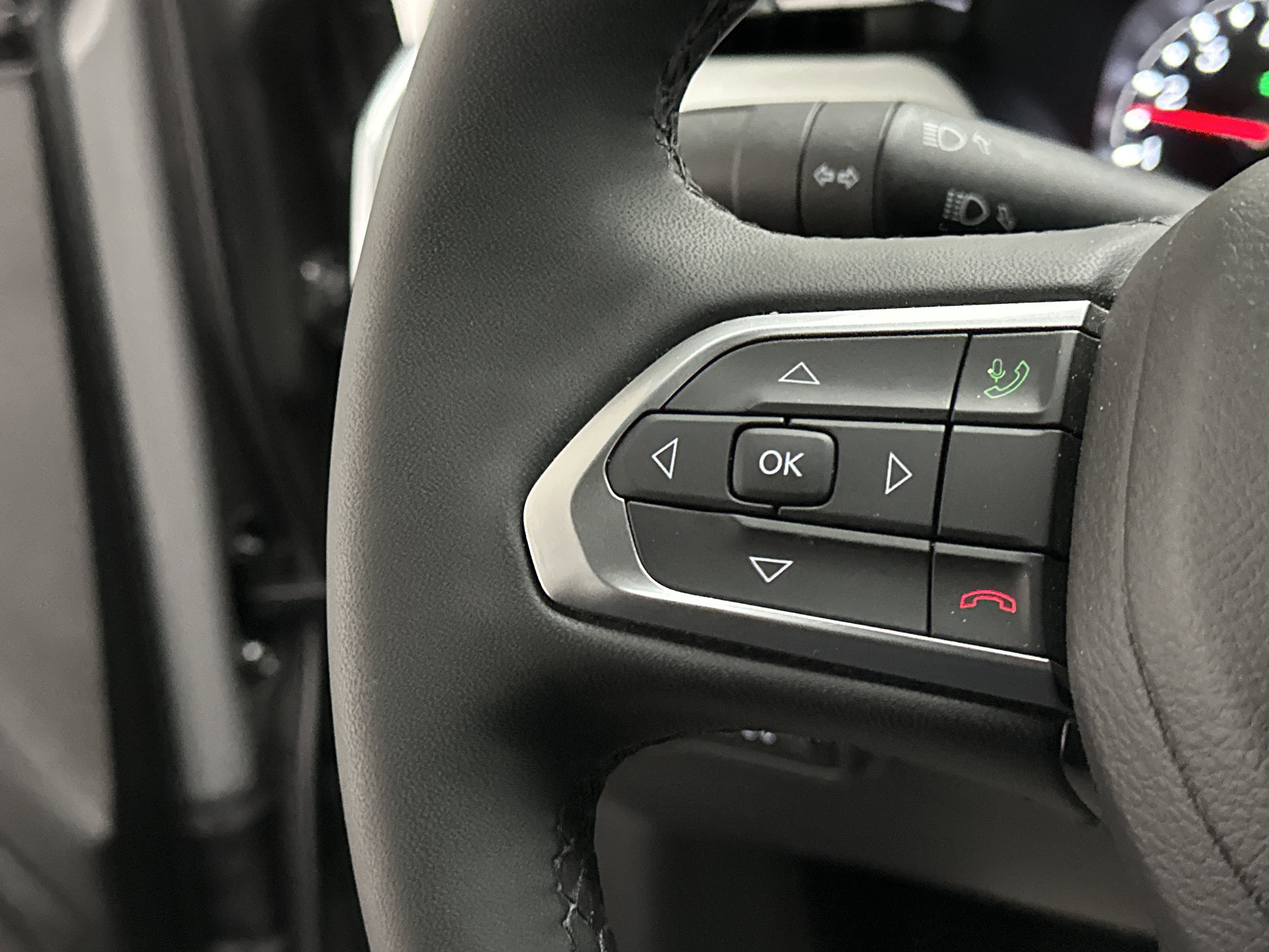 Used 2024 Jeep Compass Limited image 27