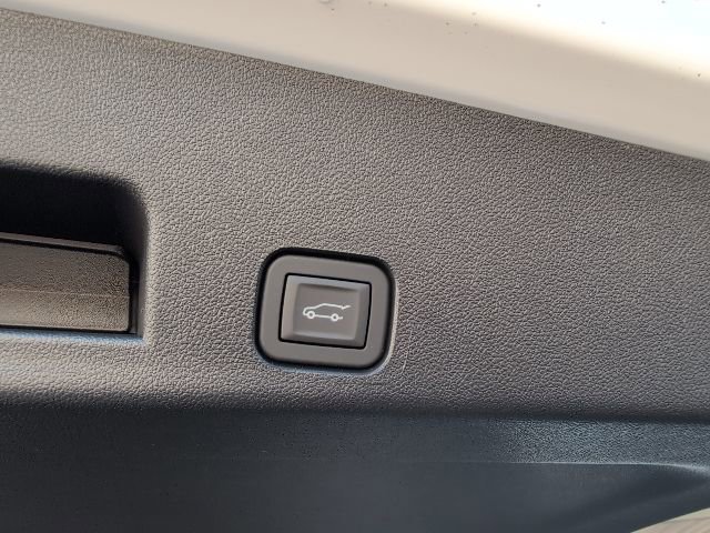 New 2026 Chevrolet Traverse LT w/ Driver Confidence Package image 11