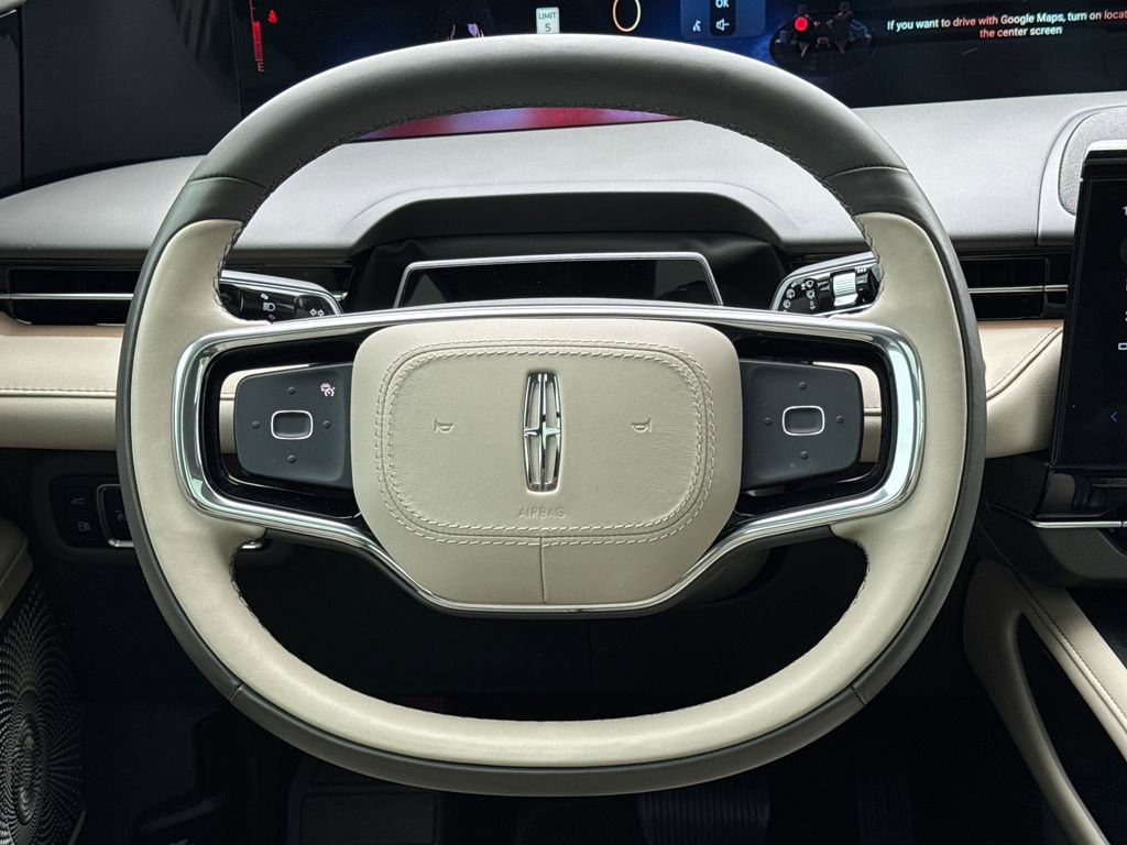 Used 2025 Lincoln Nautilus Reserve image 17
