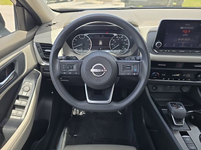 Used 2024 Nissan Rogue SV image 10