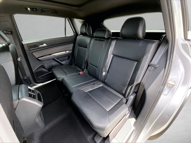 Used 2022 Volkswagen Atlas Cross Sport SEL R-Line AWD/4WD image 28