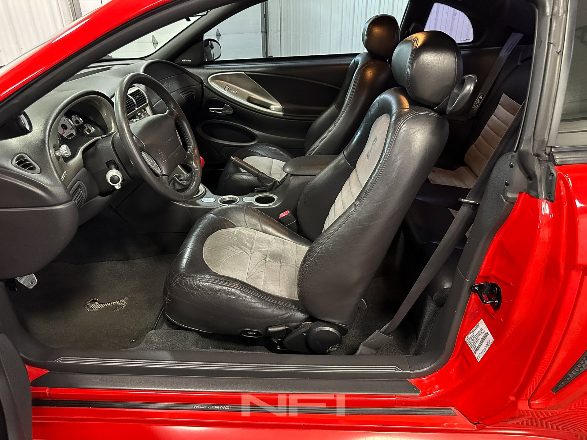 Used 2001 Ford Mustang Cobra image 31