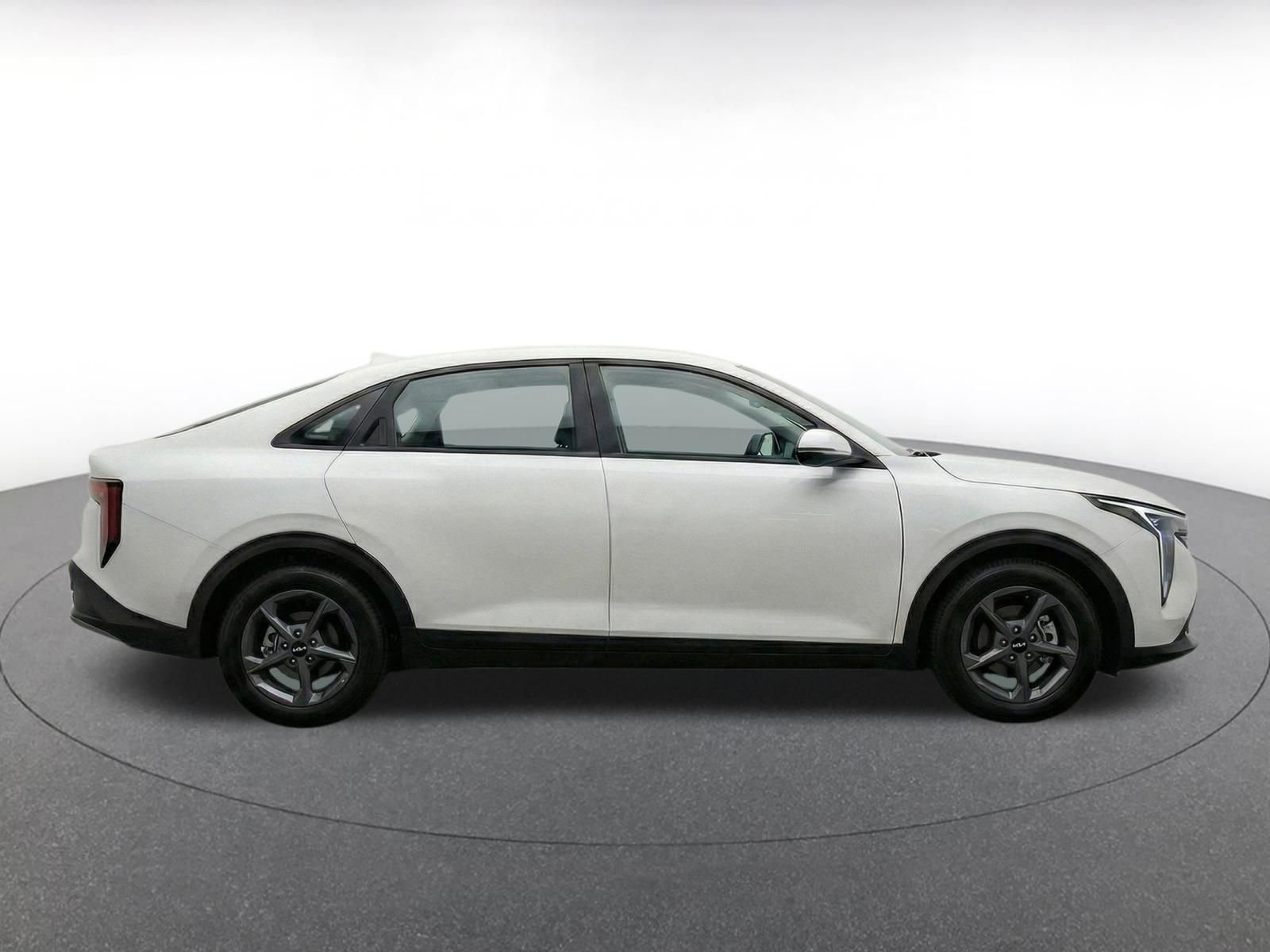 Used 2025 Kia K4 FWD image 10