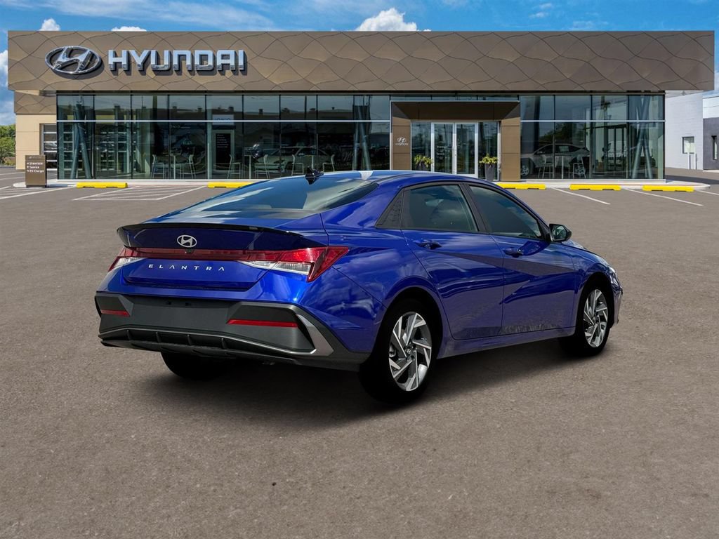 New 2025 Hyundai Elantra Sport FWD image 7