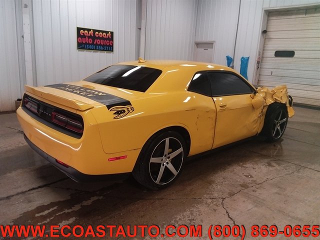 Used 2018 Dodge Challenger R/T w/ Driver Convenience Group RWD image 3