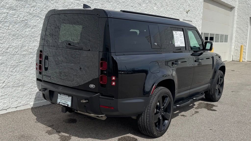 Used 2023 Land Rover Defender 130 SE image 8