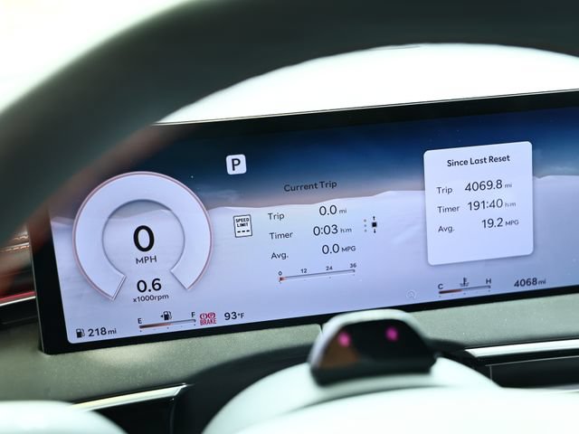 Certified 2026 Genesis GV70 3.5T Sport Prestige AWD/4WD image 30