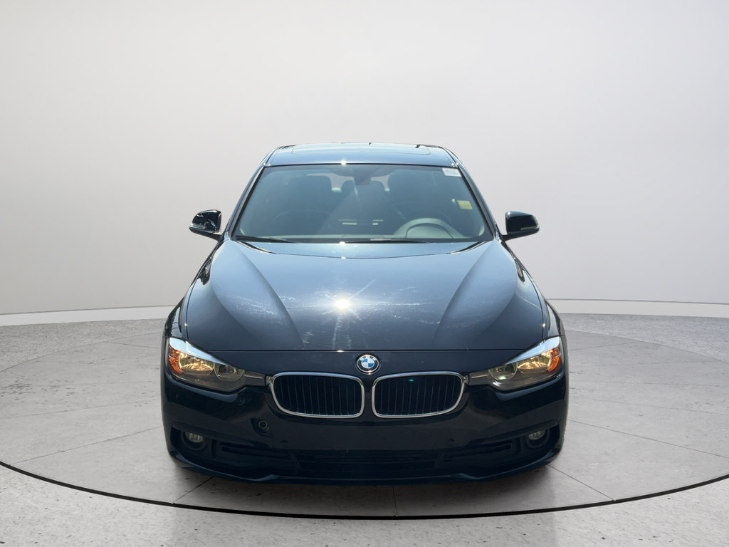 Used 2016 BMW 320i Sedan RWD image 4