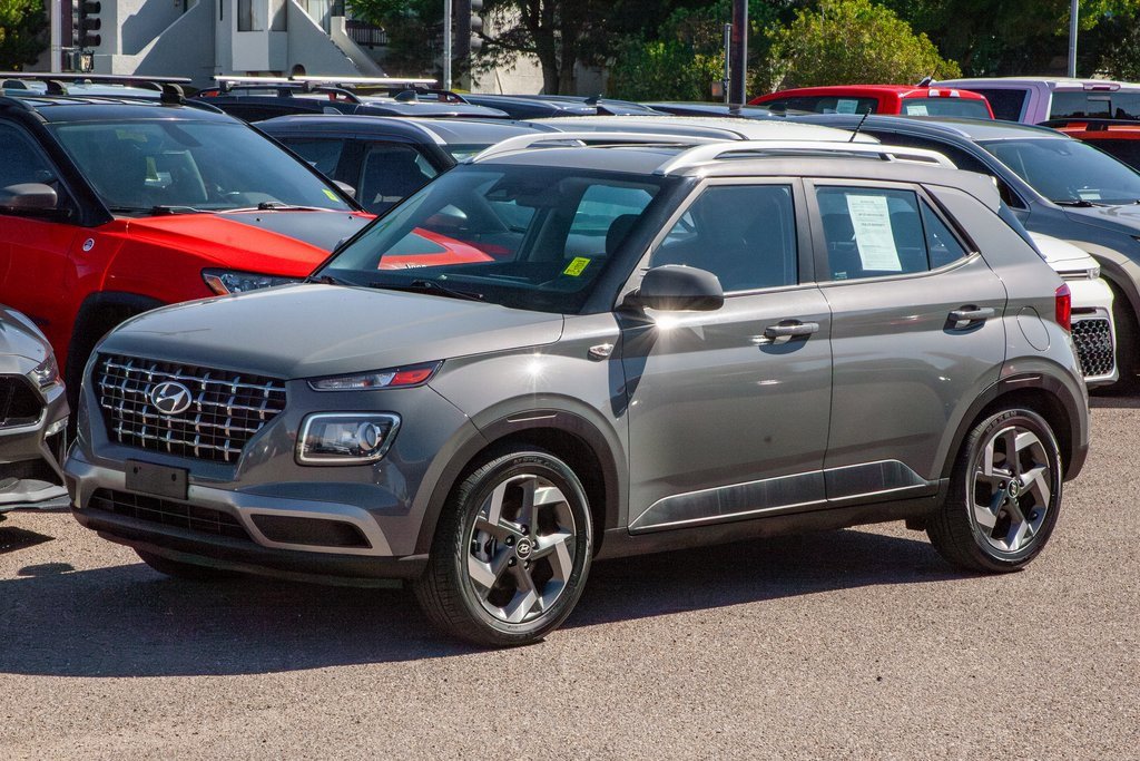 Used 2023 Hyundai Venue SEL image 9