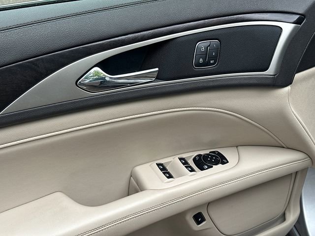 Used 2019 Lincoln MKZ Reserve FWD image 14