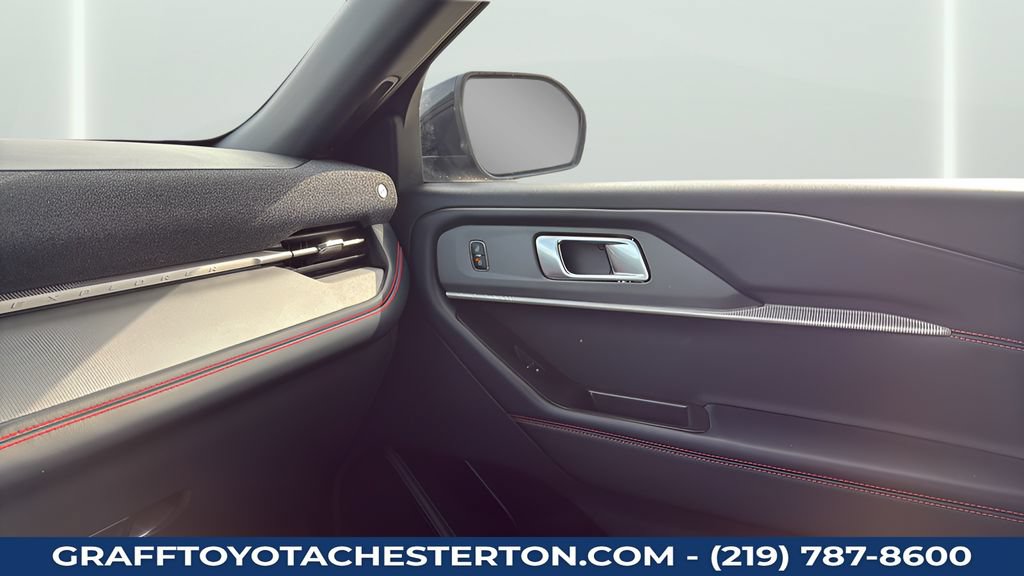 Used 2026 Ford Explorer ST-Line w/ ST-Line Street Pack AWD/4WD image 13