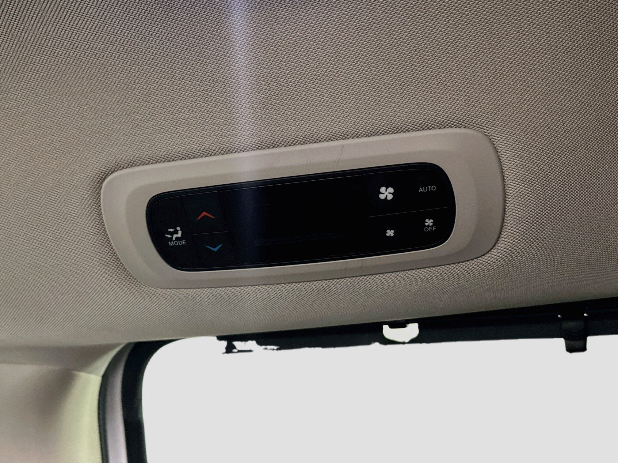 Used 2019 Chrysler Pacifica Touring-L FWD image 27
