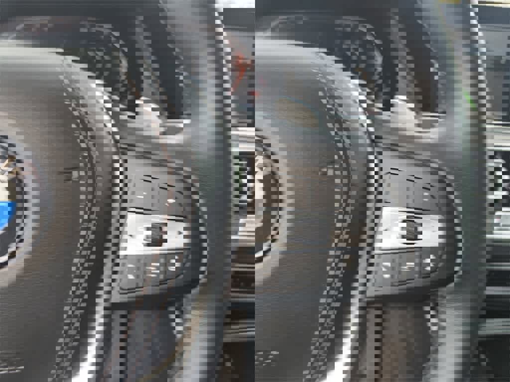 Used 2022 BMW X5 sDrive40i w/ Premium Package image 19