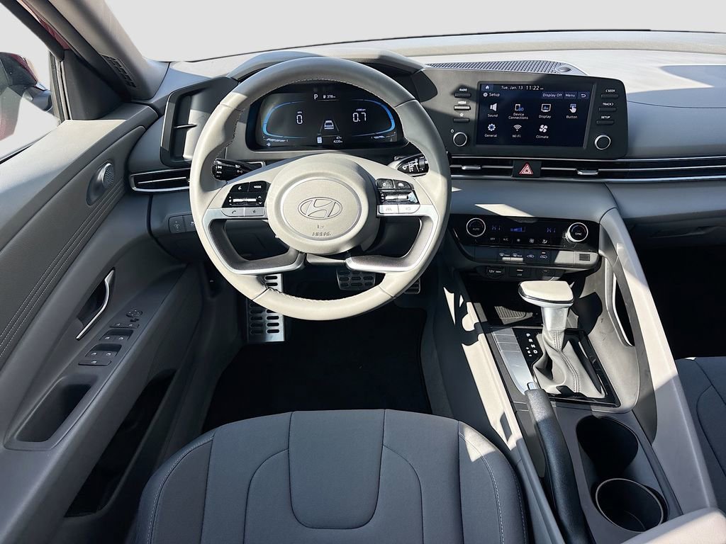 Certified 2025 Hyundai Elantra Sport image 19