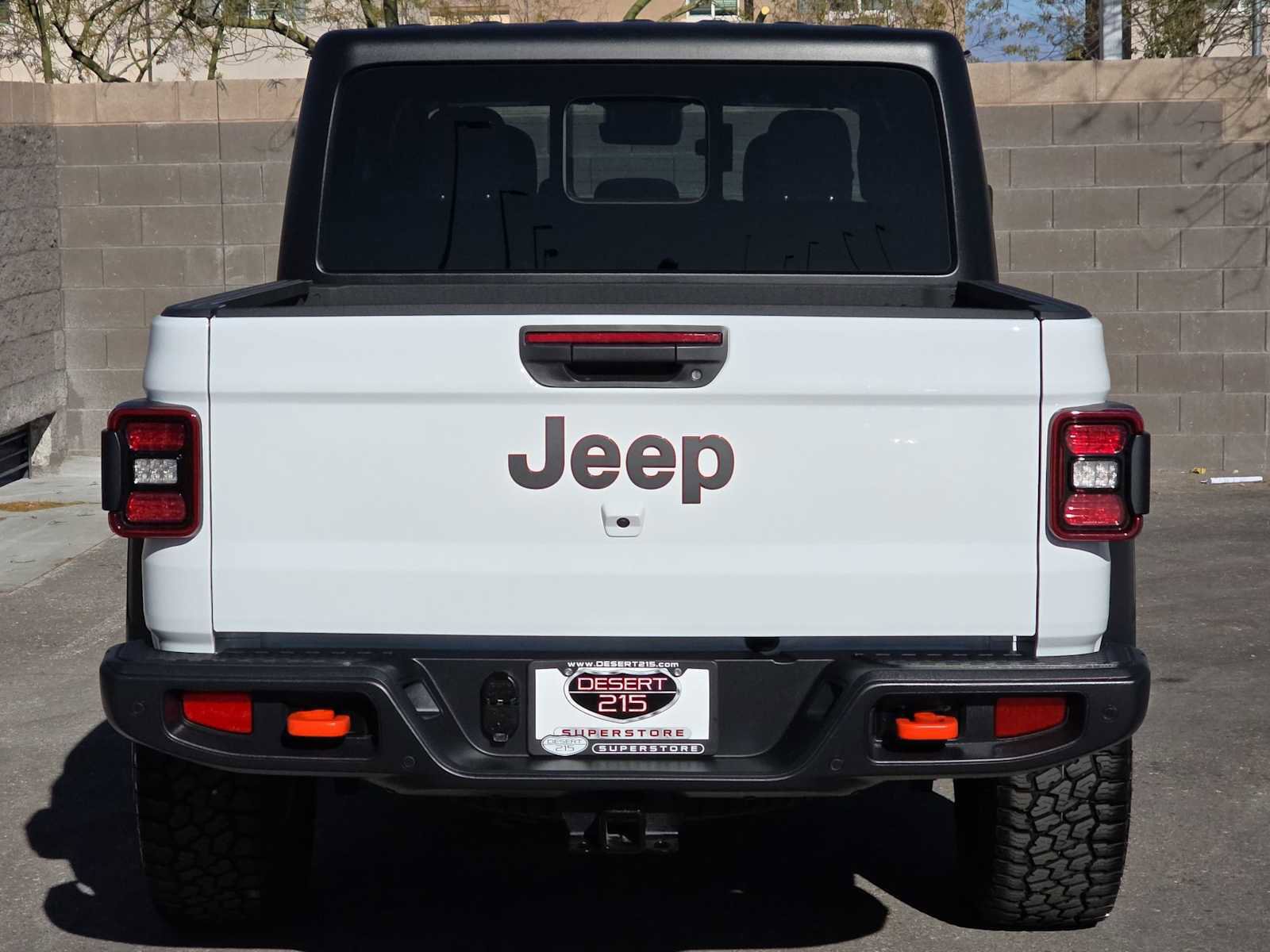 Certified 2024 Jeep Gladiator Mojave w/ Technology Group image 8