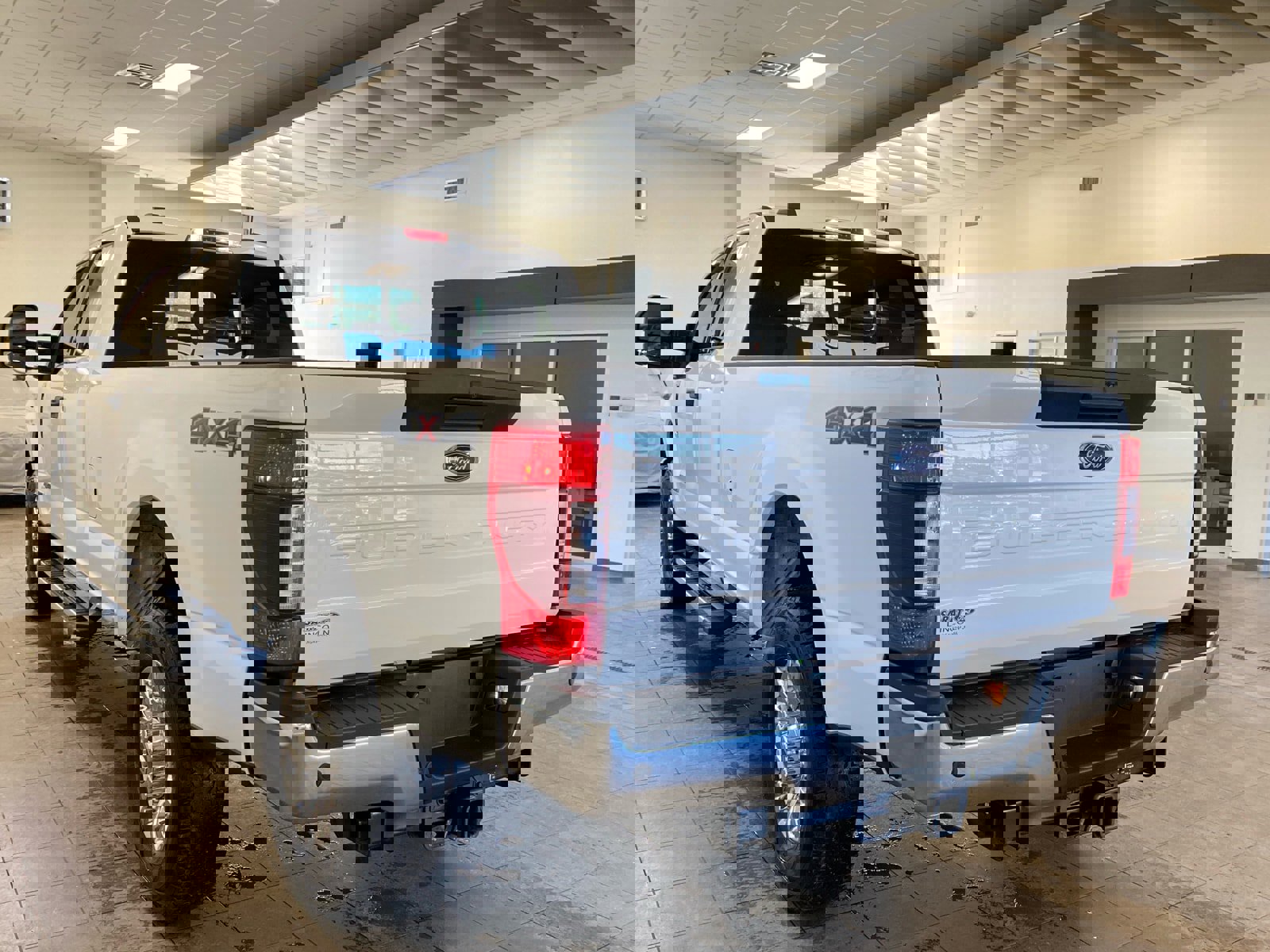 Used 2022 Ford F350 XLT w/ XLT Value Package image 5