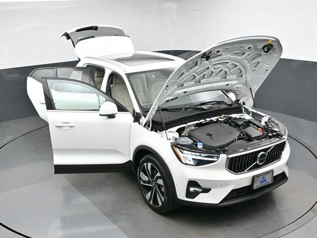 Used 2023 Volvo XC40 B5 Plus w/ Protection Package Premier AWD/4WD image 50