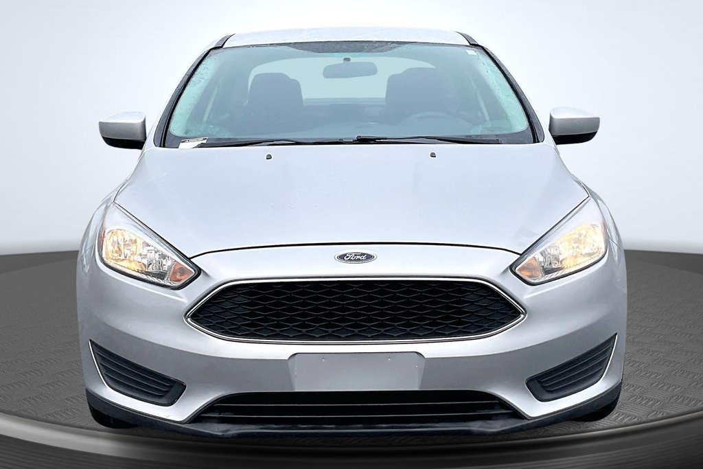 Used 2018 Ford Focus SE FWD image 2