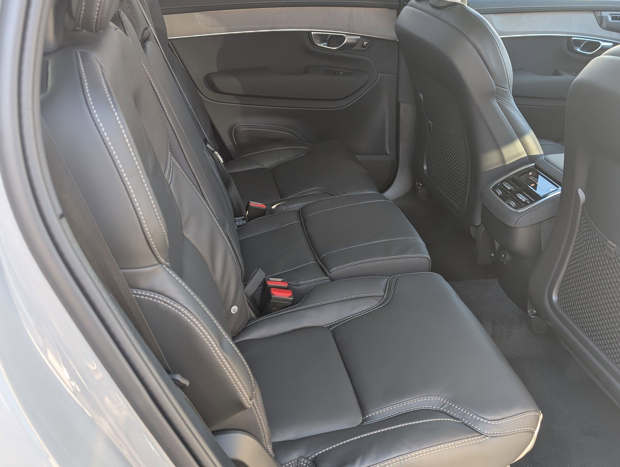 New 2026 Volvo XC90 B6 Ultra w/ Protection Package image 24