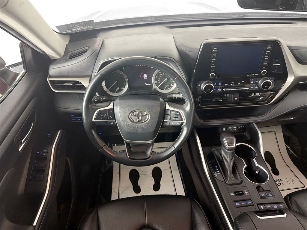 Used 2022 Toyota Highlander XLE image 20