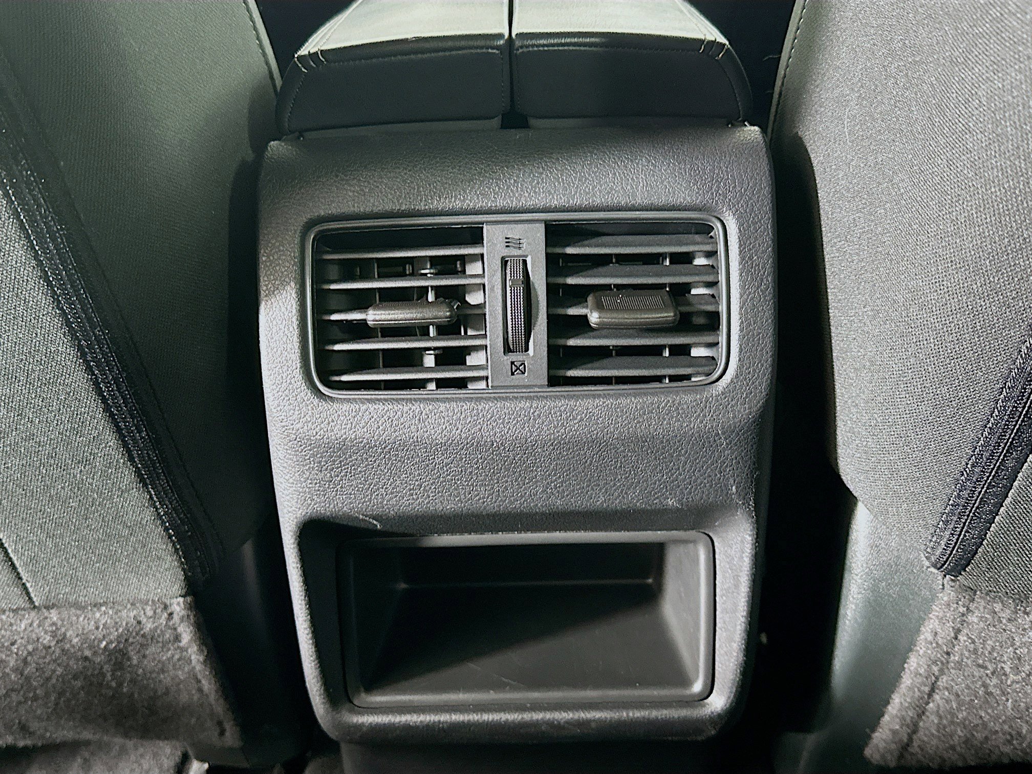 Used 2023 Nissan Rogue S image 28