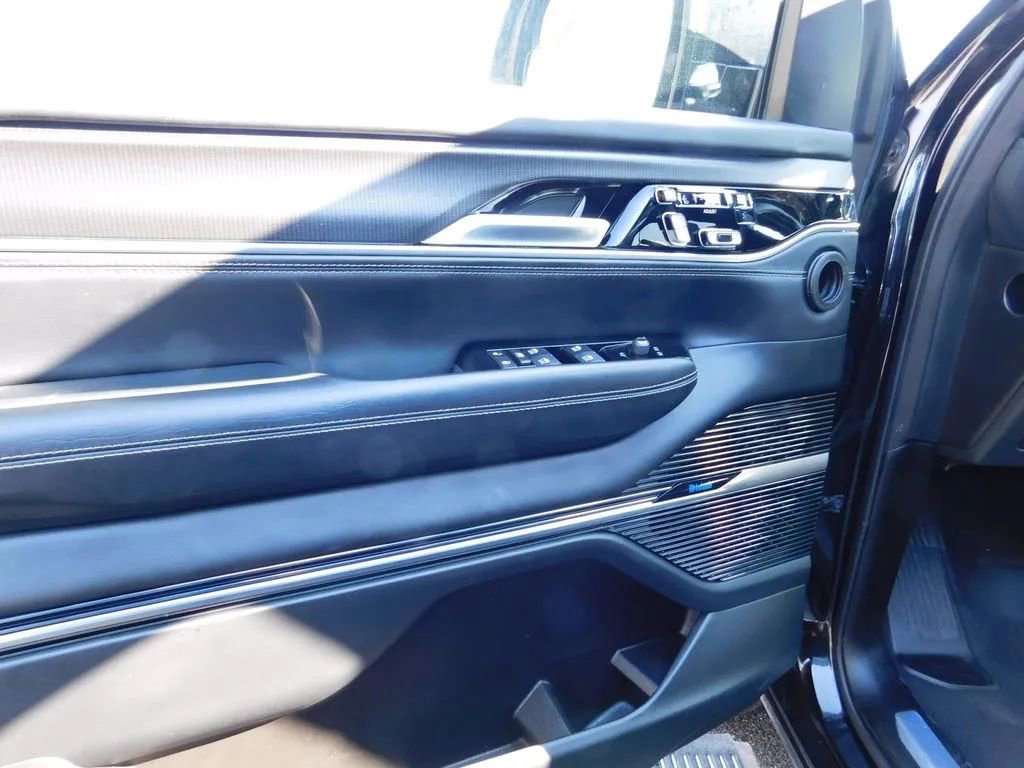 Used 2024 Jeep Grand Wagoneer L Series II w/ Quick Order Packagew 28T image 17