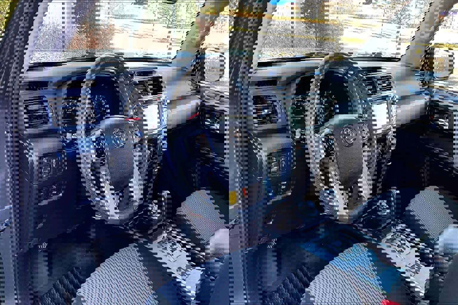 Used 2017 Toyota 4Runner SR5 image 17