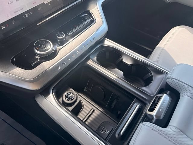 New 2027 Ford Expedition Platinum w/ Platinum Ultimate Package AWD/4WD image 33