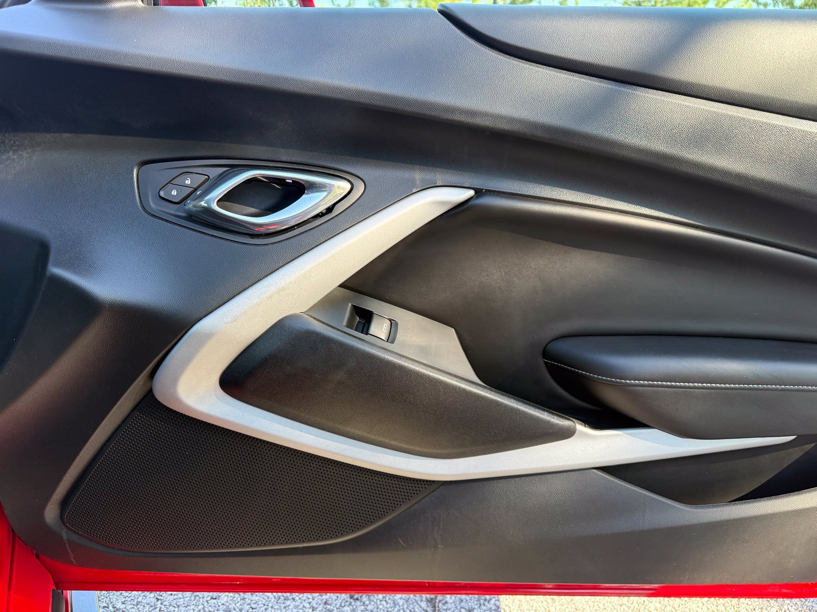 Used 2018 Chevrolet Camaro SS RWD image 40
